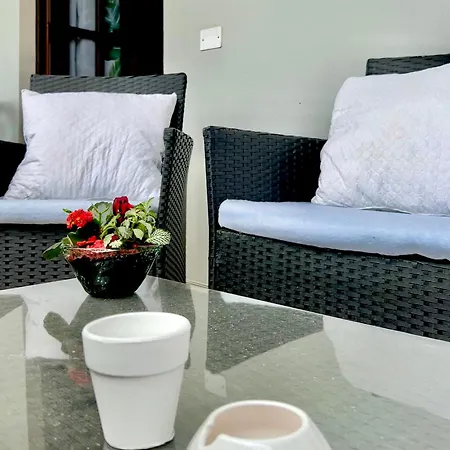 Residenza Serra 아파트 *