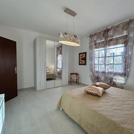 Residenza Serra * 빌라시미우스